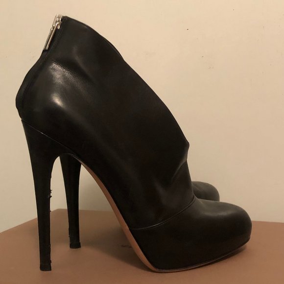 Gianvito Rossi - Picture 8 of 13